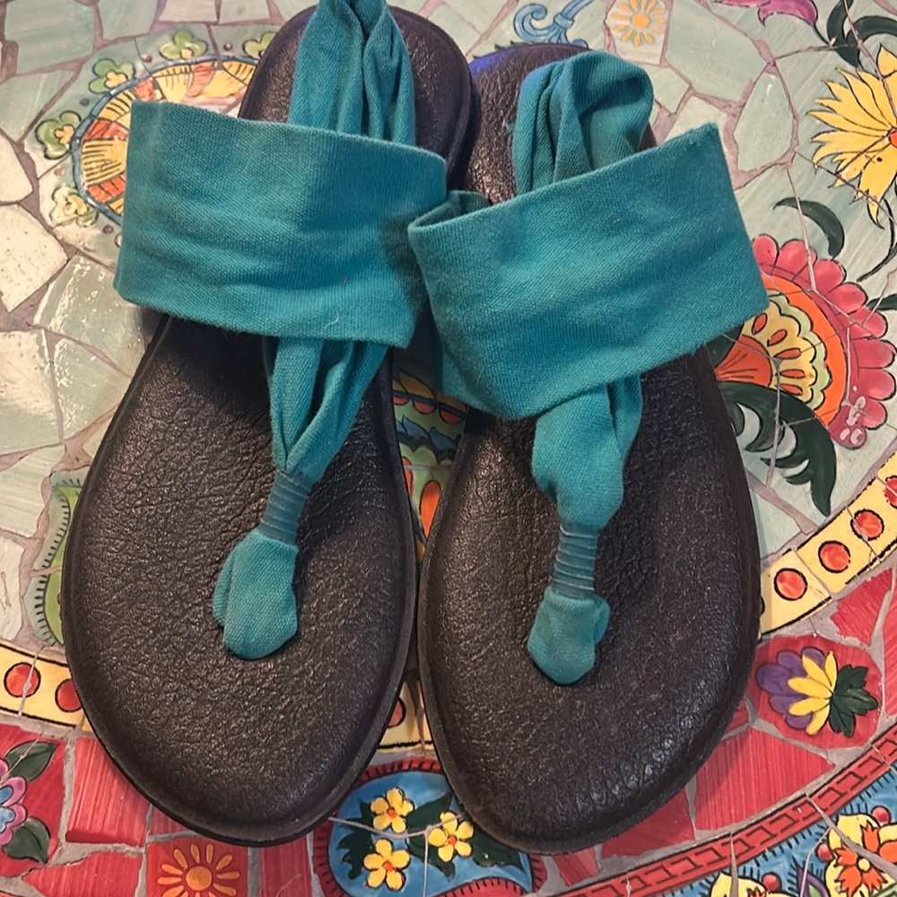 Sanuk sandals; size 8